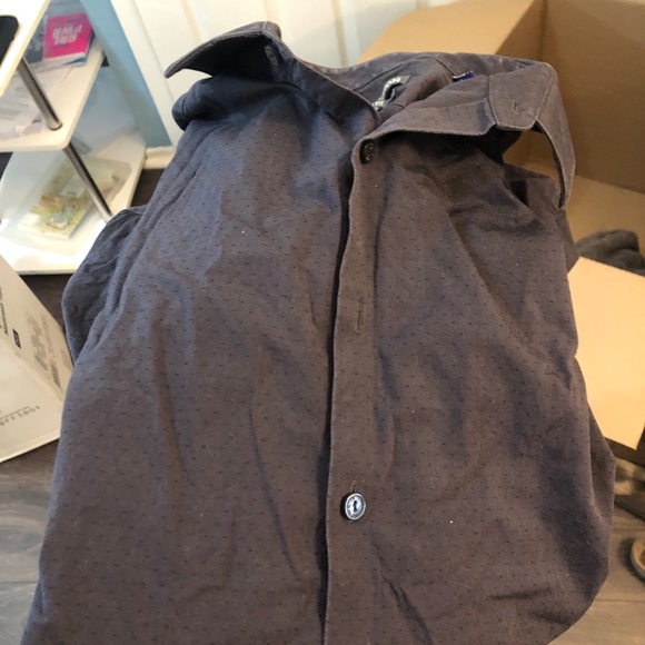 Button ups size M - Picture 3 of 3